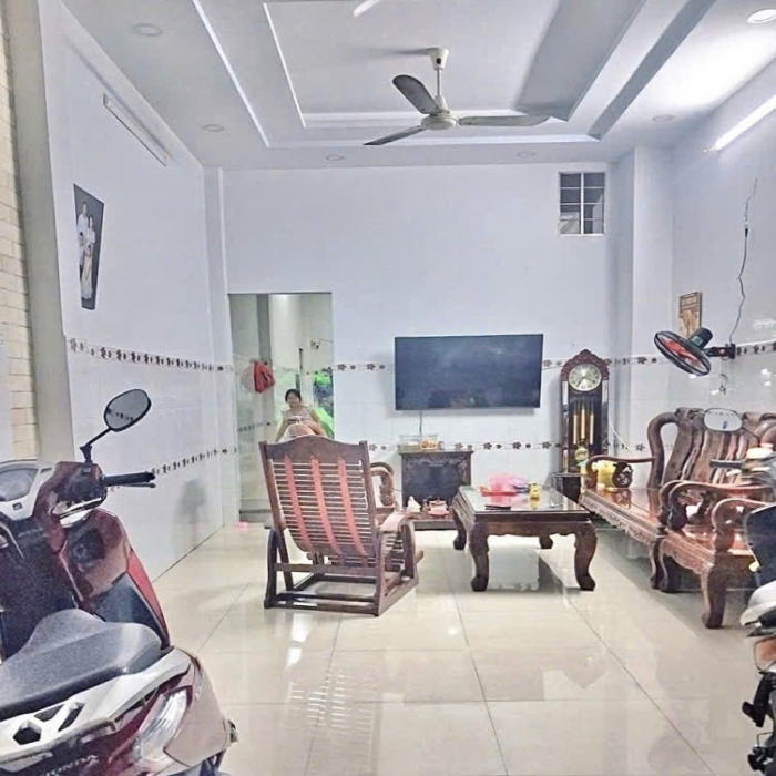 HOUSE FOR SALE ON GO DAU STREET, 4 FLOORS,  JUST OVER 12 BILLION VNĐ - 2