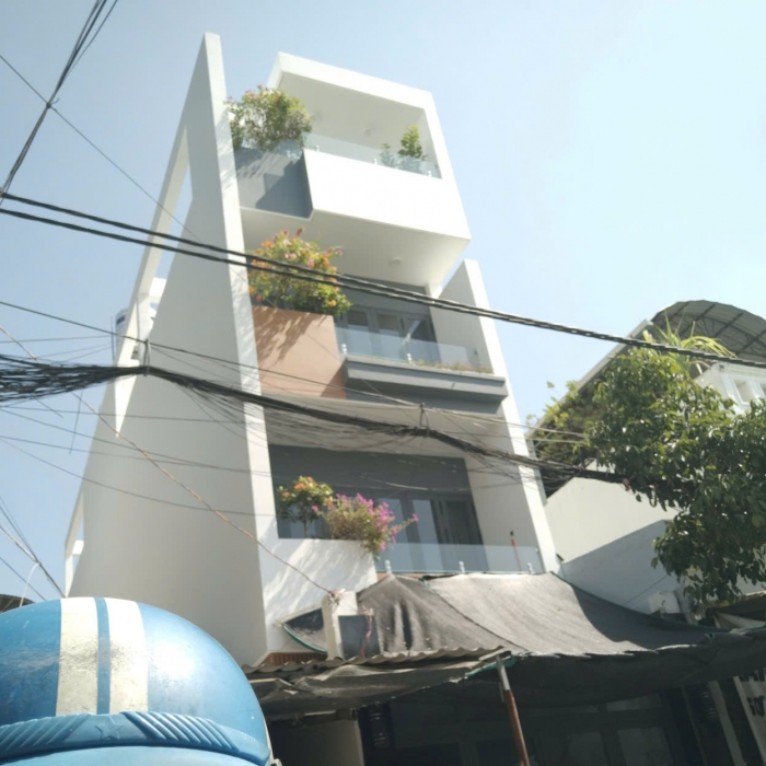 HOT DEAL: 14.5 BILLION VND (REDUCED FROM 16B), MOVE IN BEFORE TET!  D11 STREET FRONTAGE, 4 FLOORS WITH ELEVATOR | 99.6m2 - 2